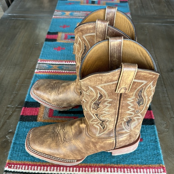 LAREDO MEN'S DISTRESSED LEATHER WESTERN BOOTS - BROAD SQUARE TOE - Picture 5 of 14